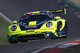 #97 - Rutronik Racing - Loek HARTOG - Eshan PIERIS - Porsche 911 GT3 R (992)