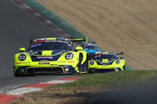 #97 - Rutronik Racing - Loek HARTOG - Eshan PIERIS - Porsche 911 GT3 R (992)