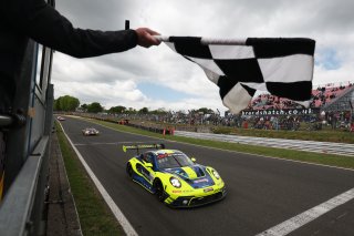 #97 - Rutronik Racing - Loek HARTOG - Eshan PIERIS - Porsche 911 GT3 R (992)
