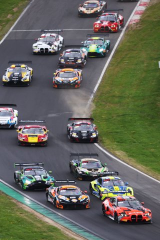 #32 - Team WRT - Charles WEERTS - Kelvin VAN DER LINDE - BMW M4 GT3 EVO 