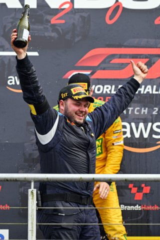 #48 - Winward Racing - Lucas AUER - Maro ENGEL - Mercedes-AMG GT3 EVO 
