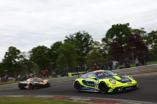 #97 - Rutronik Racing - Loek HARTOG - Eshan PIERIS - Porsche 911 GT3 R (992)
