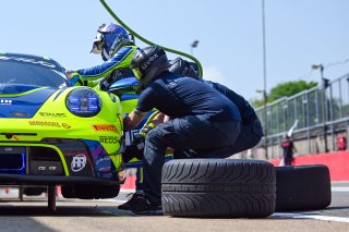 #96 - Rutronik Racing - Sven MULLER - Patric NIEDERHAUSER - Porsche 911 GT3 R (992) 