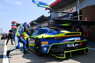#96 - Rutronik Racing - Sven MULLER - Patric NIEDERHAUSER - Porsche 911 GT3 R (992) 