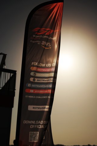 GT World Challenge powered by AWS Sprint Cup at Brands Hatch