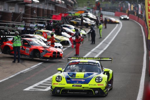#97 - Rutronik Racing - Loek HARTOG - Eshan PIERIS - Porsche 911 GT3 R (992) | SRO / JEP