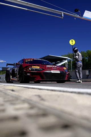 #27 - QMMF By Sainteloc Racing - Abdulla Ali AL-KHELAIFI - Ghanim Salah AL-MAADHEED - Ibrahim AL-ABDULGHANI - Julian HANSES - Audi R8 LMS GT3 EVO II