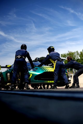 #7 - Comtoyou Racing - Mattia DRUDI - Marco SORENSEN - Nicki THIIM - Aston Martin Vantage AMR GT3 EVO