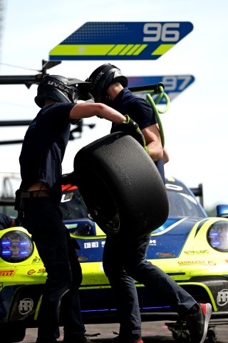 #96 - Rutronik Racing - Patric NIEDERHAUSER - Sven MULLER  - Alessio PICARIELLO - Porsche 911 GT3 R (992)