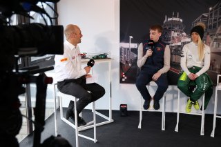 #33 - Verstappen.com Racing - Chris LULHAM - Aston Martin Vantage AMR GT3 EVO and #270 - Comtoyou Racing - Jessica HAWKINS - Aston Martin Vantage AMR GT3 EVO