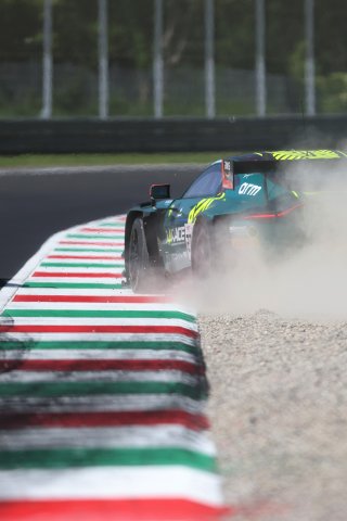 #270 - Comtoyou Racing - Antoine POTTY - Jessica HAWKINS - Alexandre LEROY - Aston Martin Vantage AMR GT3 EVO2
