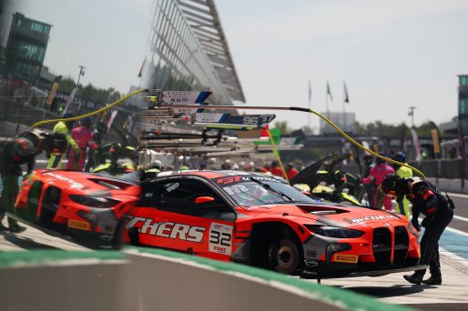 #32 - Team WRT - Kelvin VAN DER LINDE - Charles WEERTS - Ugo DE WILDE - BMW M4 GT3 EVO | SRO / JEP