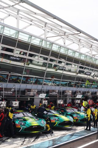  Comtoyou Racing - Aston Martin Vantage AMR GT3 EVO2