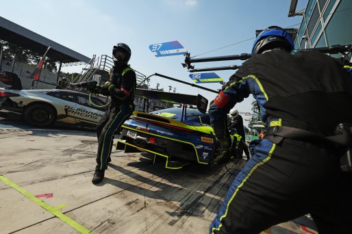 #97 - Rutronik Racing - Loek HARTOG - Antares AU - Porsche 911 GT3 R (992) | SRO / JEP