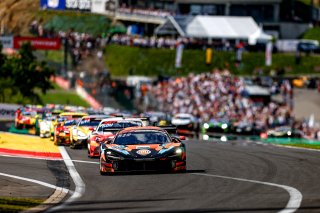 #58 - Garage 59 - Adam SMALLEY - Dean MACDONALD - Louis PRETTE - Frederik SCHANDORFF - McLaren 720S GT3 EVO Leads Race Start