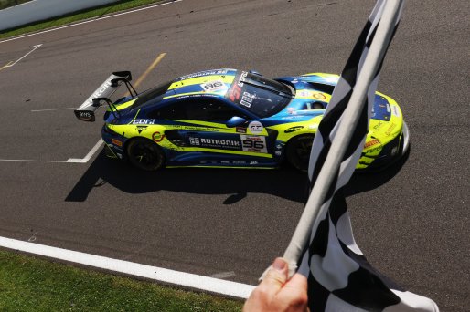 #96 - Rutronik Racing - Sven MULLER - Patric NIEDERHAUSER - Alessio PICARIELLO - Porsche 911 GT3 R (992) | SRO / JEP