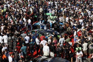 Class winners cars in parc ferme | SRO / JEP