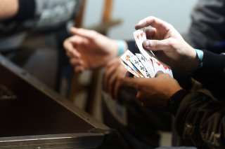 Mechanics playing cards between the pitstops to stay awake | SRO / JEP