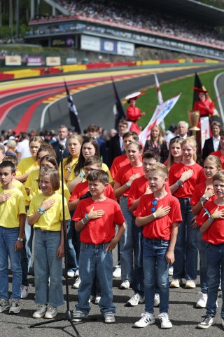 School choir on the grid 