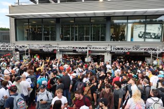 Team WRT Fans at the Autograph Session