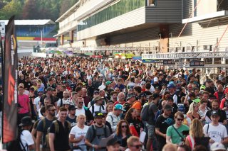 Fans in the Pitlane at the Autograph Session