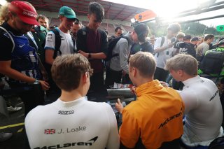#59 - Garage 59 - Joseph LOAKE - Marvin KIRCHHOFER - Benjamin GOETHE - McLaren 720S GT3 EVO Fans at the Autograph Session