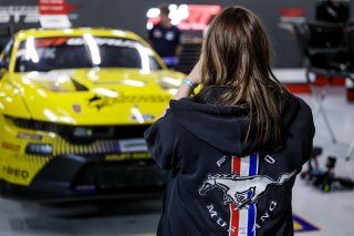Fans at the Night Pitwalk
