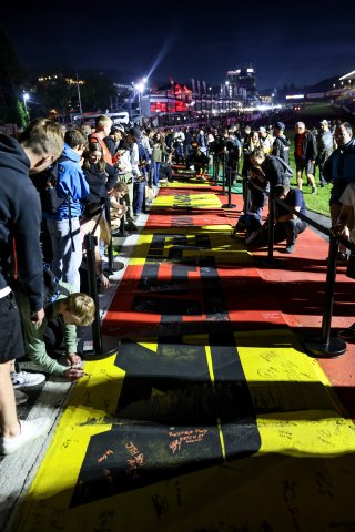 Fans track walk and track signing