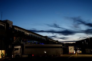 Teams arriving at the circuit