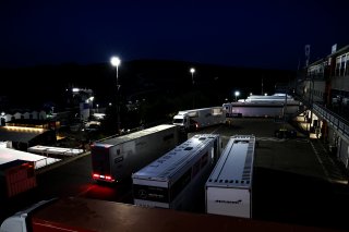 Teams arriving at the circuit