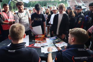 #33 - Vertsappen.com Racing - Harry KING - Chris LULHAM - Thierry VERMEULEN - Aston Martin Vantage AMR GT3 EVO Fans at the Autograph Session