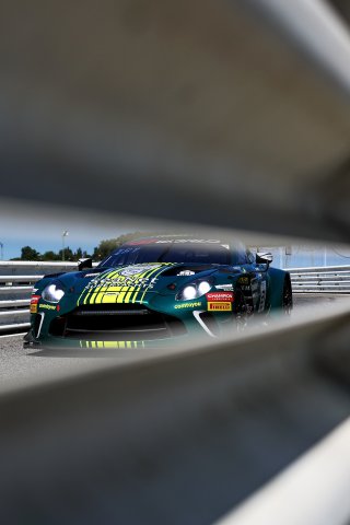 #21 - Comtoyou Racing - Jamie DAY - Kobe PAUWELS - Aston Martin Vantage AMR GT3 EVO