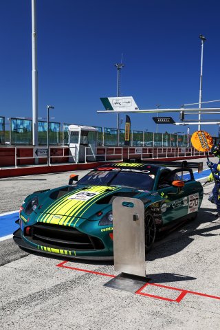 #270 - Comtoyou Racing - Sergio SETTE CAMARA - Ricardo BAPTISTA - Aston Martin Vantage AMR GT3 EVO 