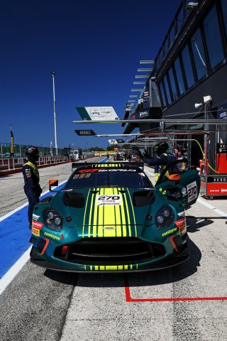 #270 - Comtoyou Racing - Sergio SETTE CAMARA - Ricardo BAPTISTA - Aston Martin Vantage AMR GT3 EVO 