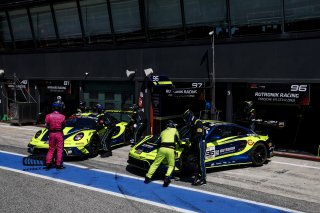 #96 - Rutronik Racing - Patric NIEDERHAUSER - Sven MULLER - Porsche 911 GT3 R (992)