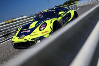 #97 - Rutronik Racing - Loek HARTOG - Eshan PIERIS - Porsche 911 GT3 R (992)