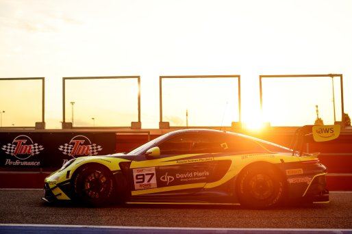#97 - Rutronik Racing - Loek HARTOG - Eshan PIERIS - Porsche 911 GT3 R (992) | SRO / JEP