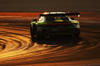#97 - Rutronik Racing - Loek HARTOG - Eshan PIERIS - Porsche 911 GT3 R (992)