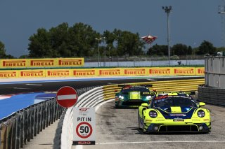 #97 - Rutronik Racing - Loek HARTOG - Eshan PIERIS - Porsche 911 GT3 R (992)