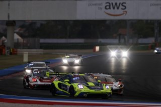 #97 - Rutronik Racing - Loek HARTOG - Eshan PIERIS - Porsche 911 GT3 R (992)