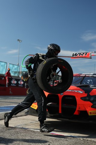 #32 - Team WRT - Charles WEERTS - Kelvin VAN DER LINDE - BMW M4 GT3 EVO 