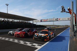 #777 - AlManar Racing by WRT - Jens Klingmann - Al Faisal AL ZUBAIR - BMW M4 GT3 EVO, #992 - Paradine Competition - Maxime OOSTEN - Mex JANSEN - BMW M4 GT3 EVO #58 - Garage 59 - Adam SMALLEY - Louis PRETTE - McLaren 720S GT3 EVO  