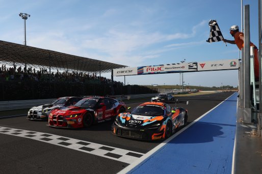 #777 - AlManar Racing by WRT - Jens Klingmann - Al Faisal AL ZUBAIR - BMW M4 GT3 EVO, #992 - Paradine Competition - Maxime OOSTEN - Mex JANSEN - BMW M4 GT3 EVO #58 - Garage 59 - Adam SMALLEY - Louis PRETTE - McLaren 720S GT3 EVO   | SRO / JEP