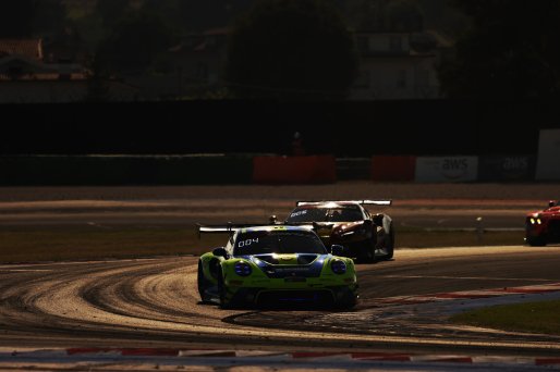 #96 - Rutronik Racing - Patric NIEDERHAUSER - Sven MULLER - Porsche 911 GT3 R (992) | SRO / JEP