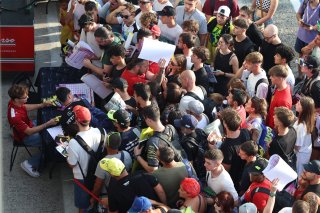Fans on the Pitwalk / Autograph Session