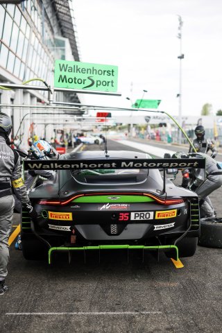 #35 - Walkenhorst Motorsport - Henrique CHAVES - Mateo VILLAGOMEZ - Aston Martin Vantage AMR GT3 EVO