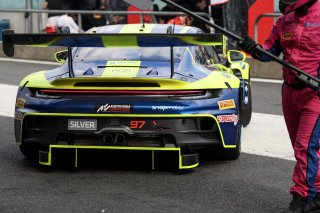 #97 - Rutronik Racing - Loek HARTOG - Eshan PIERIS - Porsche 911 GT3 R (992)