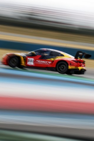 #991 - Paradine Competition - Jake DENNIS - Darren LEUNG - BMW M4 GT3 EVO 