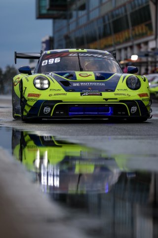 #96 - Rutronik Racing - Patric NIEDERHAUSER - Sven MULLER - Porsche 911 GT3 R (992)
