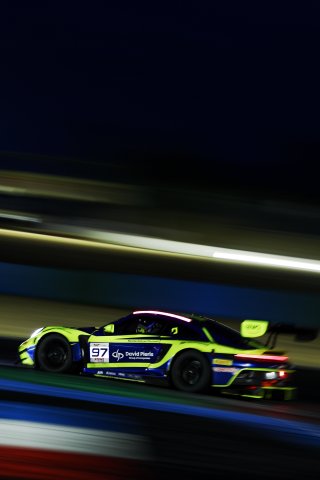 #97 - Rutronik Racing - Loek HARTOG - Eshan PIERIS - Porsche 911 GT3 R (992)